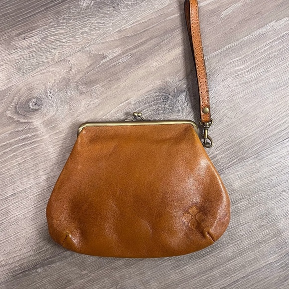 PATRICIA NASH Chesnut Brown Savena Burnished Tooled Leather Kiss-Lock Wristlet - Picture 9 of 12